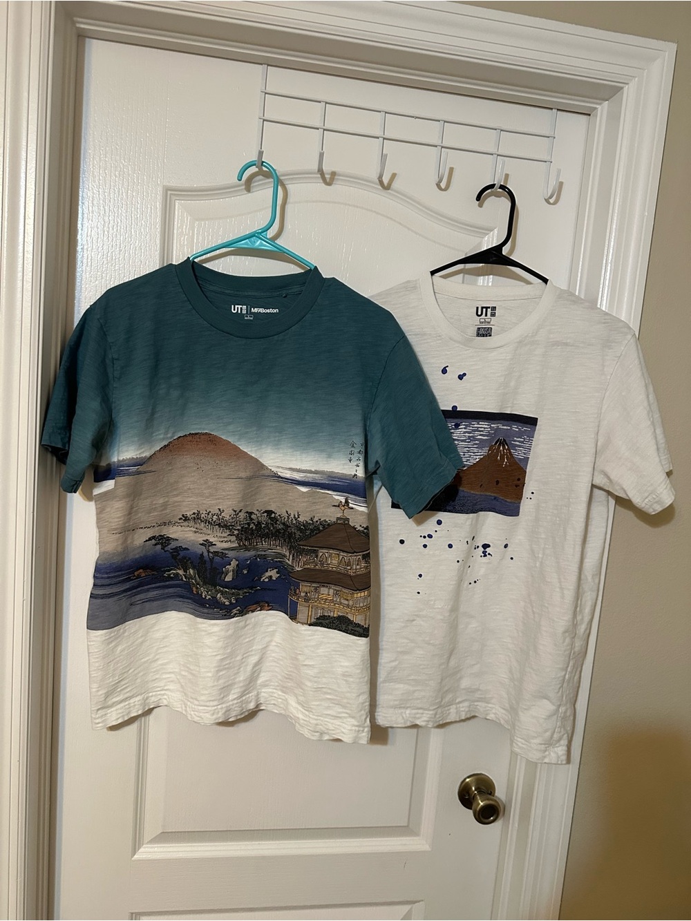 Uniqlo UT x MFA Boston Japanese Art T-Shirt Bundle Size L (Set of 2)